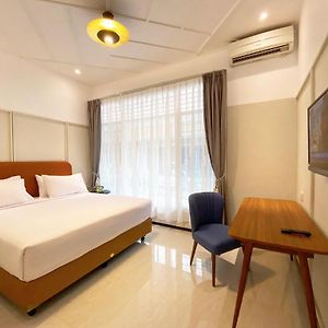 Aron Hotel